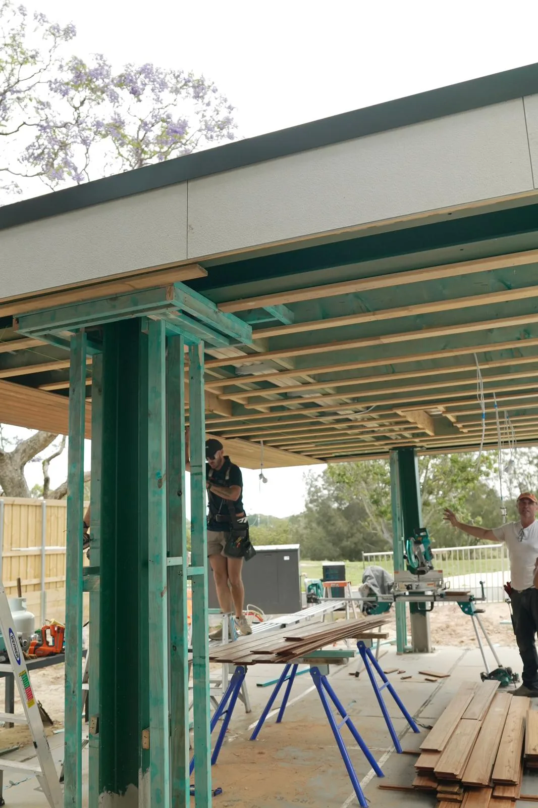 The cabana steel frame in Northbridge showing the roof cantilevering out from a single column