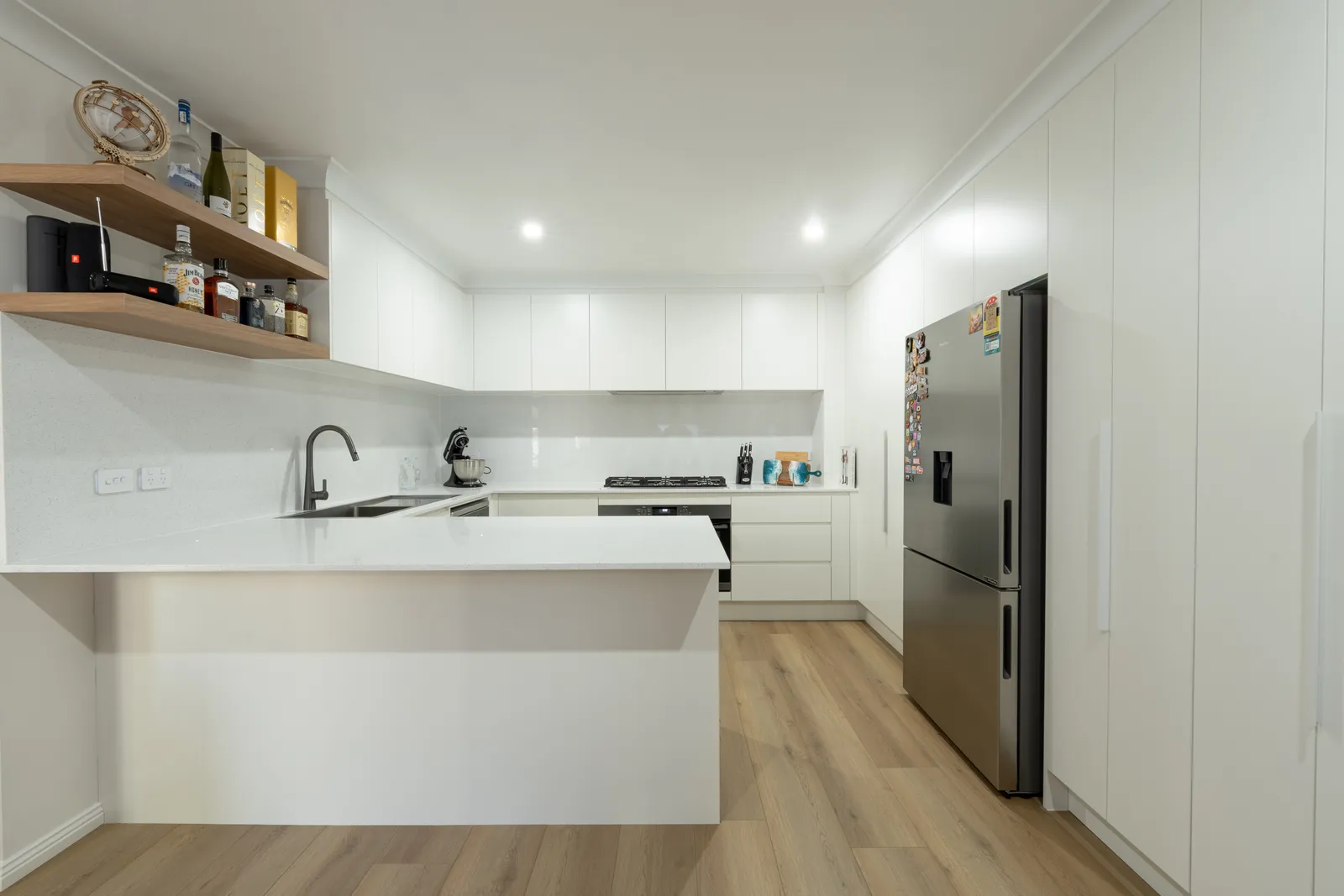 Toongabbie kitchen and bathroom renovation by LikeSilk Building
