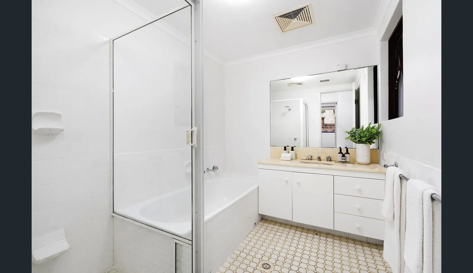 Wollstonecraft apartment interior renovation by LikeSilk Building