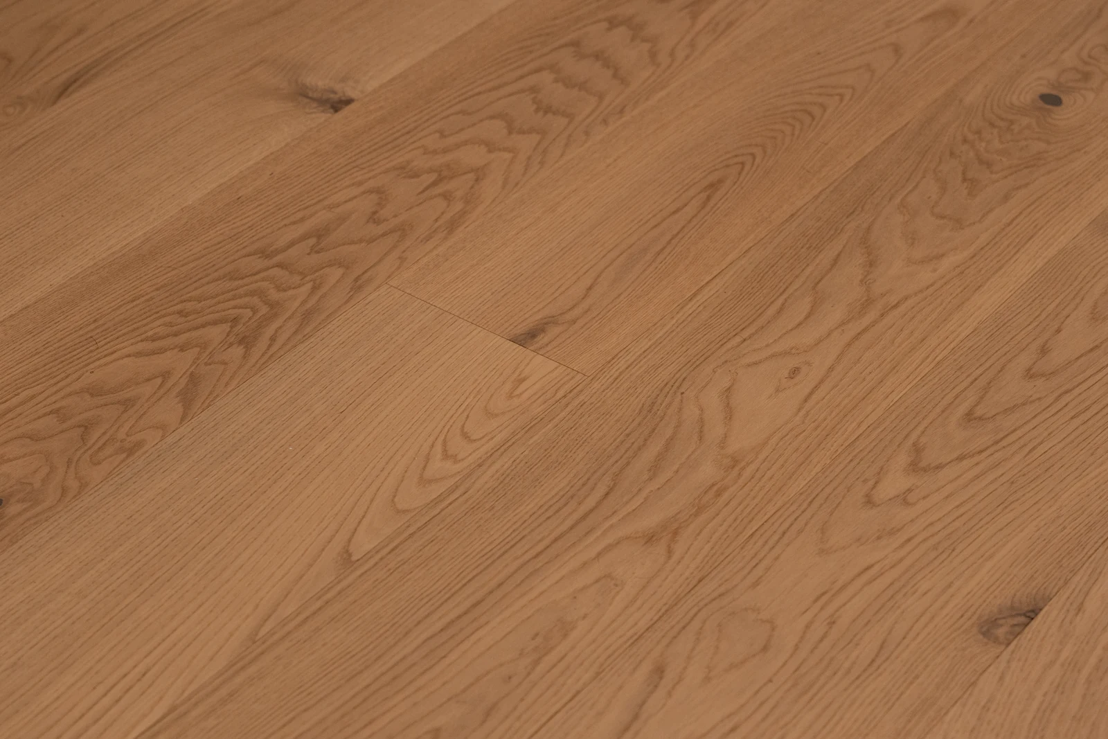 Close-up of Havwoods engineered oak flooring showing the grain and plank width
